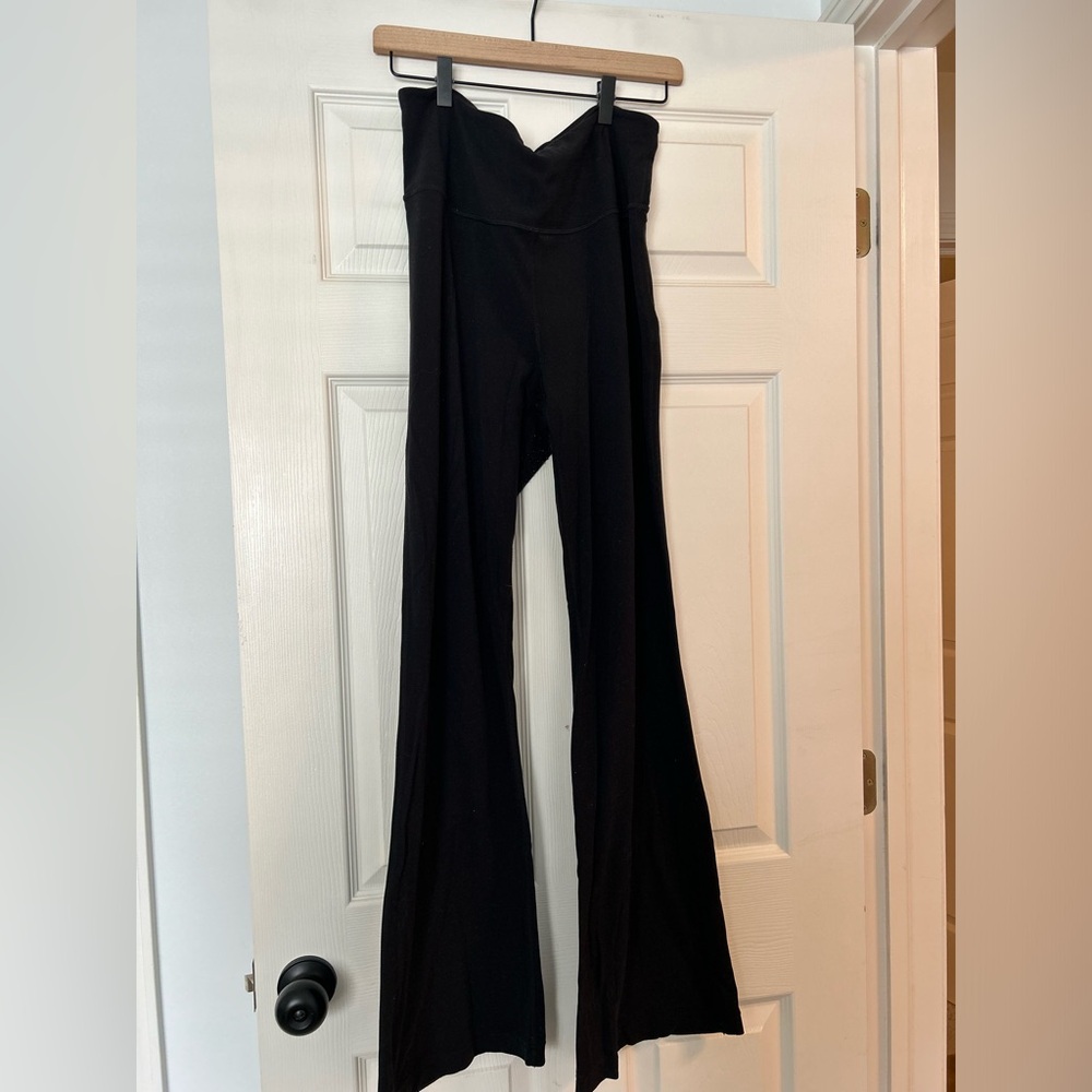 Groove Nulu Super-High-Rise Flared Pant Regular in black; size 12; $75